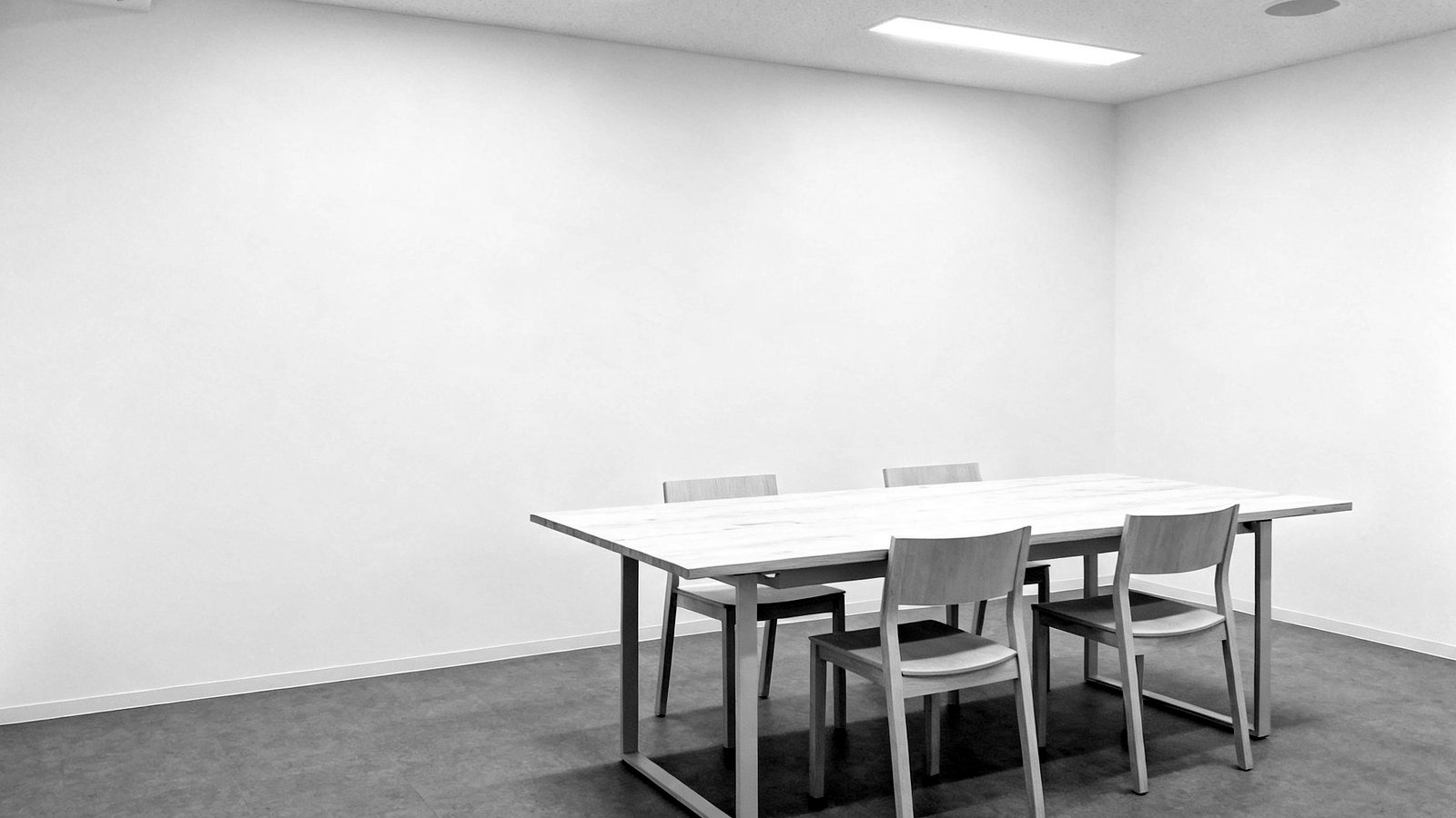 丸の内の本社の打ち合わせスペース（イメージ）